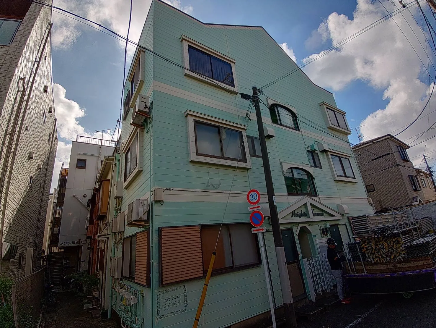 江戸川区　外壁・屋根塗装　アパート(3階建て)