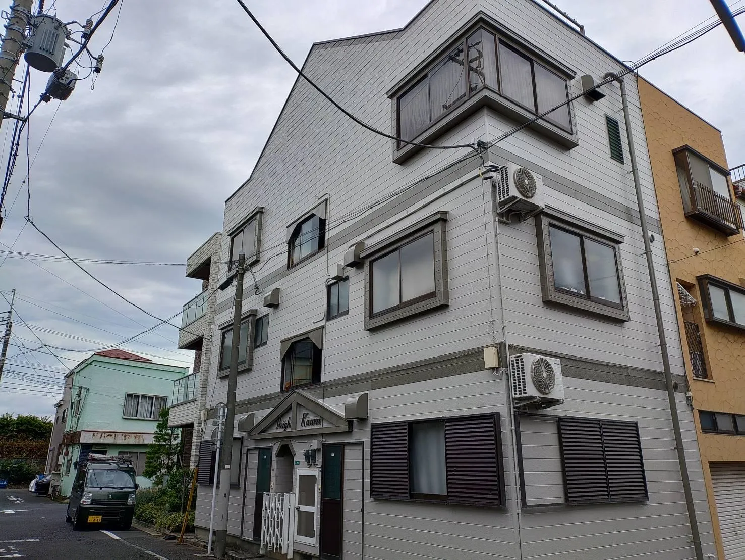江戸川区　外壁・屋根塗装　アパート(3階建て)